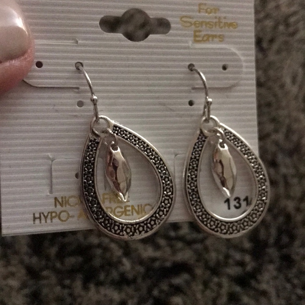 Silver earrings - Picture 3 of 4